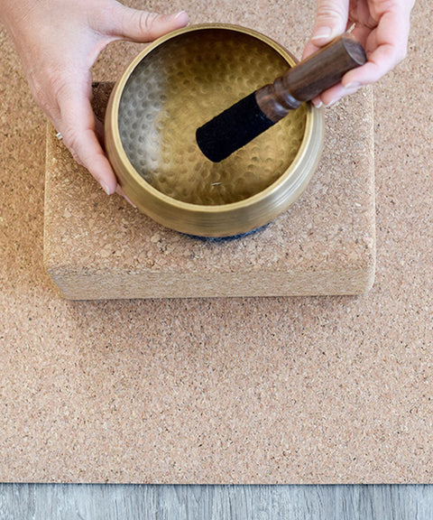 Hand‐Hammered Brass Singing Bowl 4" Set